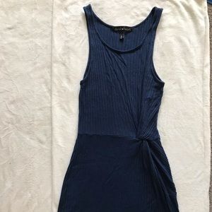 Sleeveless blue knot dress